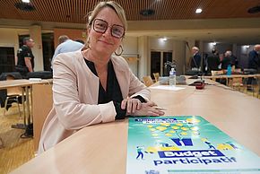 Magaly Proust, première adjointe au maire à la participation et à la citoyenneté. Le 2 mai 2023, le conseil municipal a voté la création du premier budget participatif de la Ville de Parthenay.