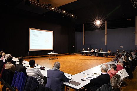 La première réunion de lancement s’est déroulé le 30 novembre 2021 dans la grande salle du Palais des Congrès. - Agrandir l'image (fenêtre modale)